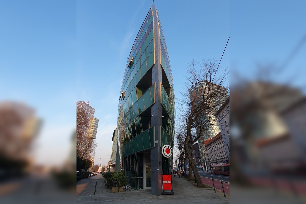 FOTO: Na Malom trhu rastie Dom na Malom trhu. Nahradí známu jedáleň, ľudia spomínajú na legendárny perkelt, foto 2