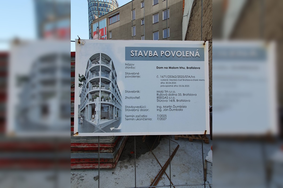 FOTO: Na Malom trhu rastie Dom na Malom trhu. Nahradí známu jedáleň, ľudia spomínajú na legendárny perkelt, foto 3