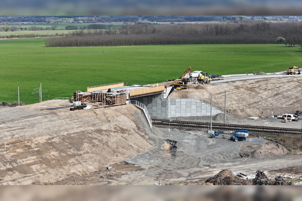 FOTO: FOTO: Pri Stupave rastie nový nadjazd: Nahradí železničné priecestie a zlepší dopravu v regióne, foto 4