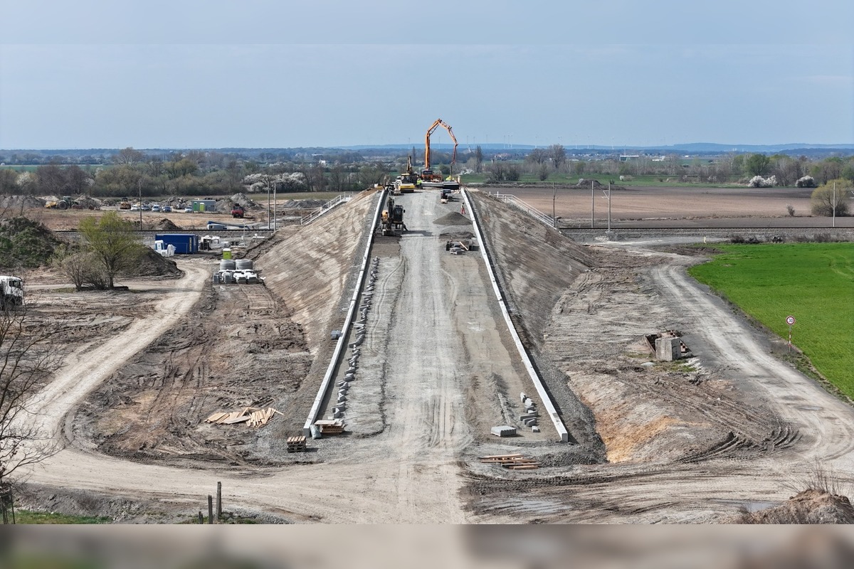 FOTO: FOTO: Pri Stupave rastie nový nadjazd: Nahradí železničné priecestie a zlepší dopravu v regióne, foto 5