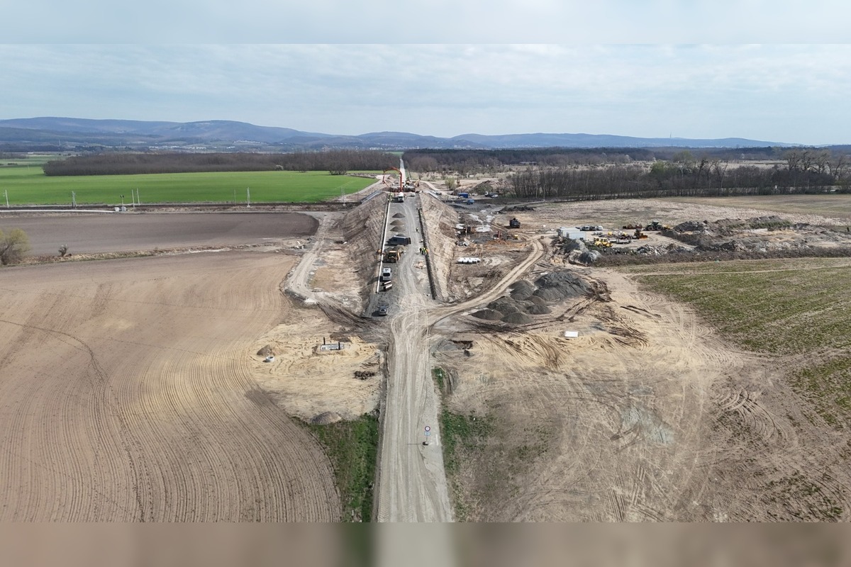 FOTO: FOTO: Pri Stupave rastie nový nadjazd: Nahradí železničné priecestie a zlepší dopravu v regióne, foto 7