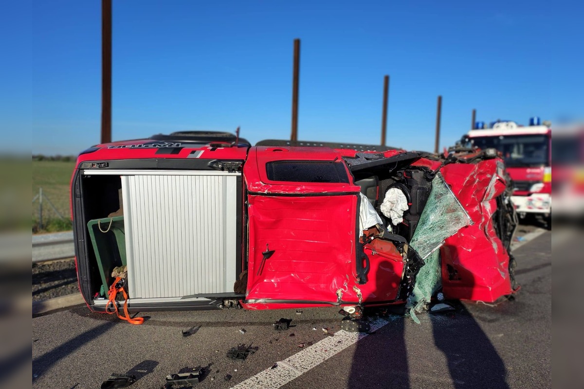 FOTO: Neďaleko Bratislavy musel pri nehode zasahovať vrtuľník. V centre a okolí sú opäť mnohé kolóny, foto 1