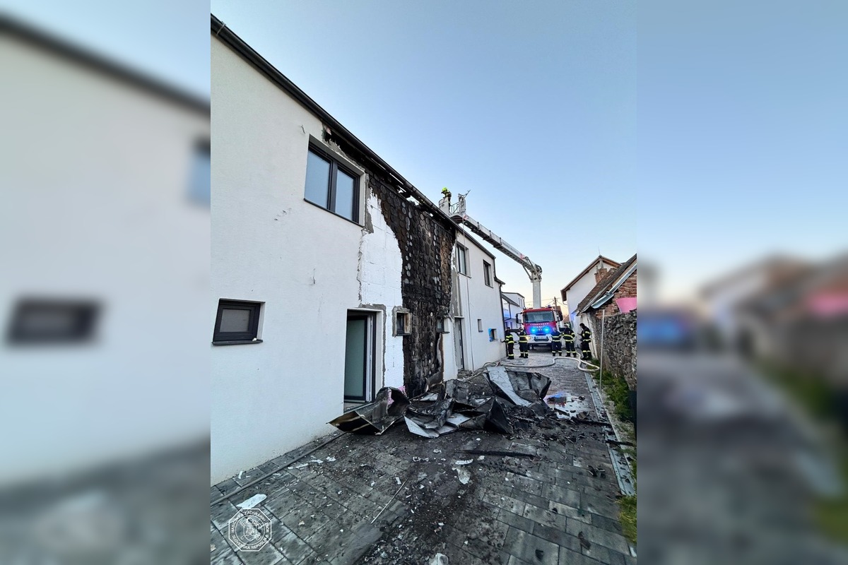 FOTO: Hasiči zasahovali u tankistov. Požiar spôsobil škodu za 70-tisíc eur, foto 2