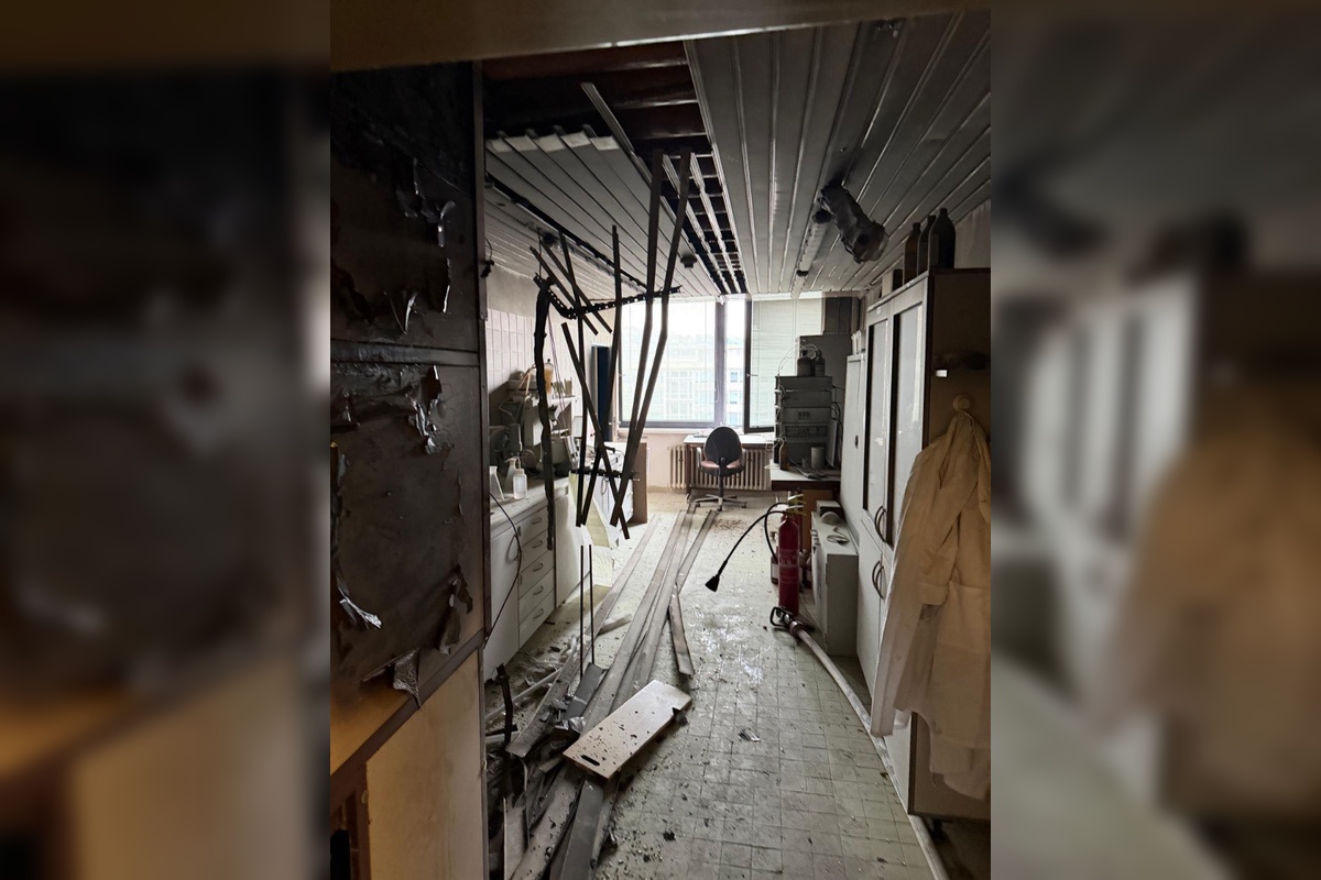 FOTO: V budove Slovenskej technickej univerzity došlo k požiaru, potrebná bola evakuácia osôb, foto 1