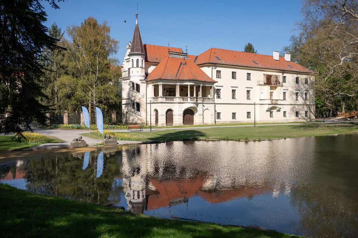 FOTO: Park vStupave len otvorili a už ho devastujú, ozval sa župan Droba, foto 14