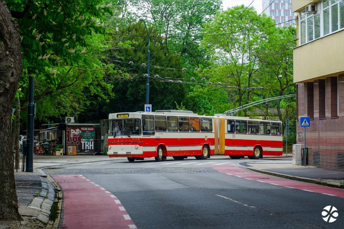 FOTO: Historické električky aj legendárne autobusy vyrazia do ulíc: Bratislava zažije víkend nostalgickej MHD zdarma, foto 5