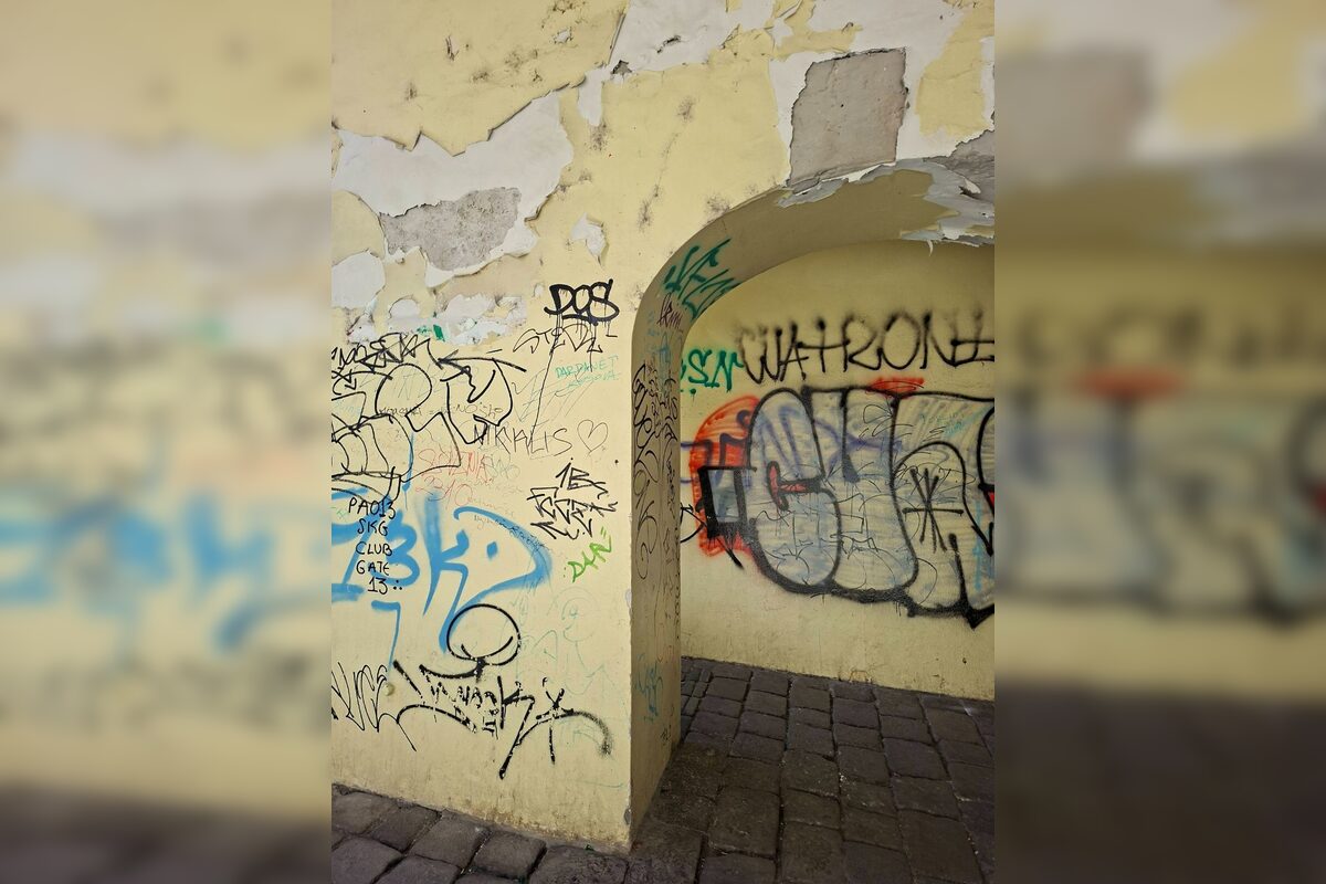 V Bratislave sa cez víkend slávnostne otvorili brány. Pri pohľade na tú Michalskú však ľuďom ostali len oči pre plač, foto 1