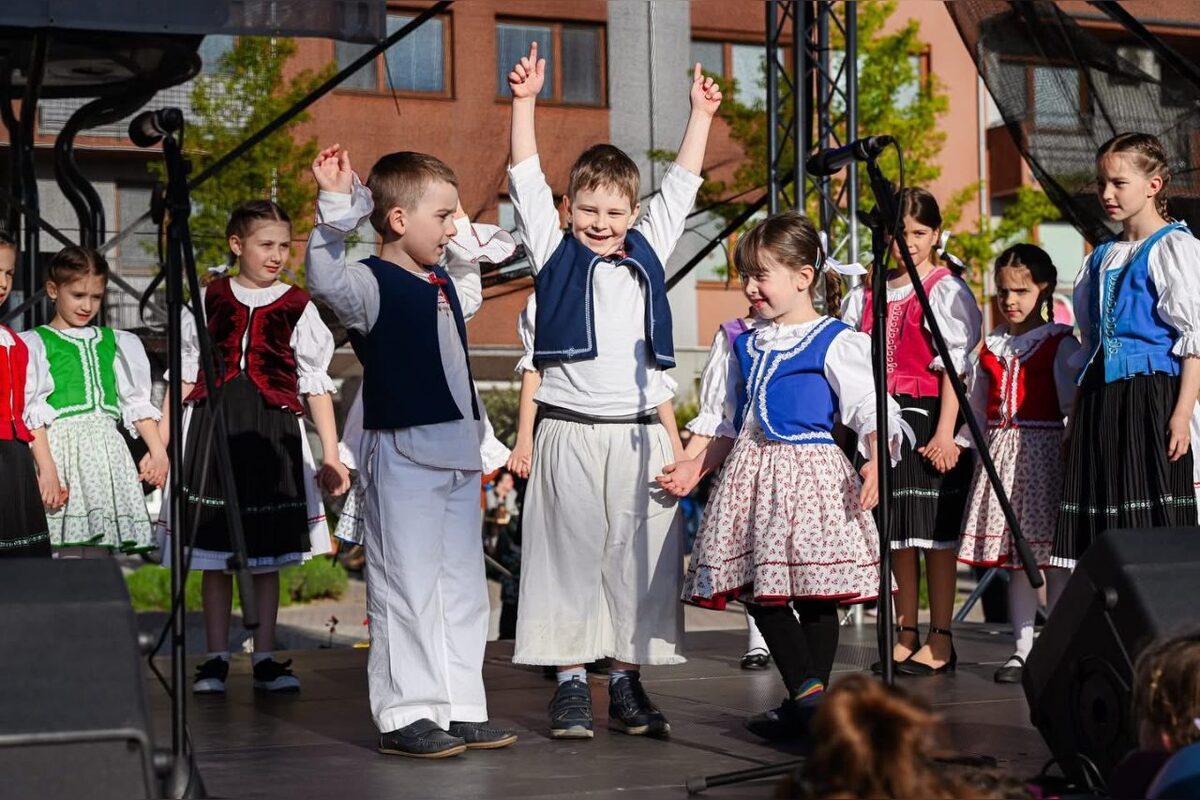 FOTO: Takto vyzeralo stavanie májov v Bratislavskom kraji, foto 9