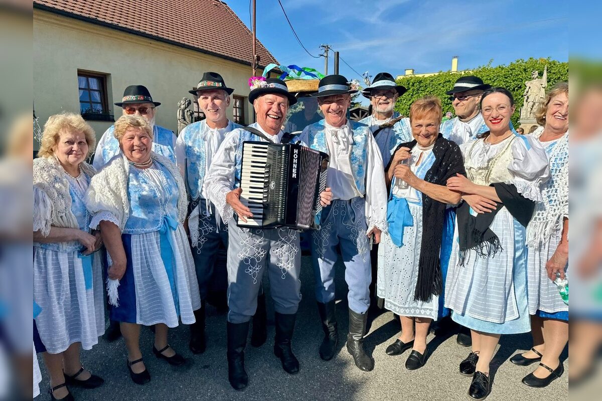 FOTO: Takto vyzeralo stavanie májov v Bratislavskom kraji, foto 13
