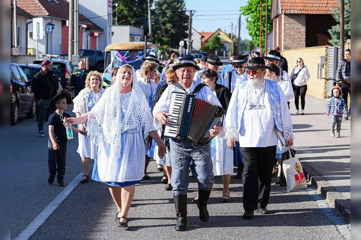 FOTO: Takto vyzeralo stavanie májov v Bratislavskom kraji, foto 18