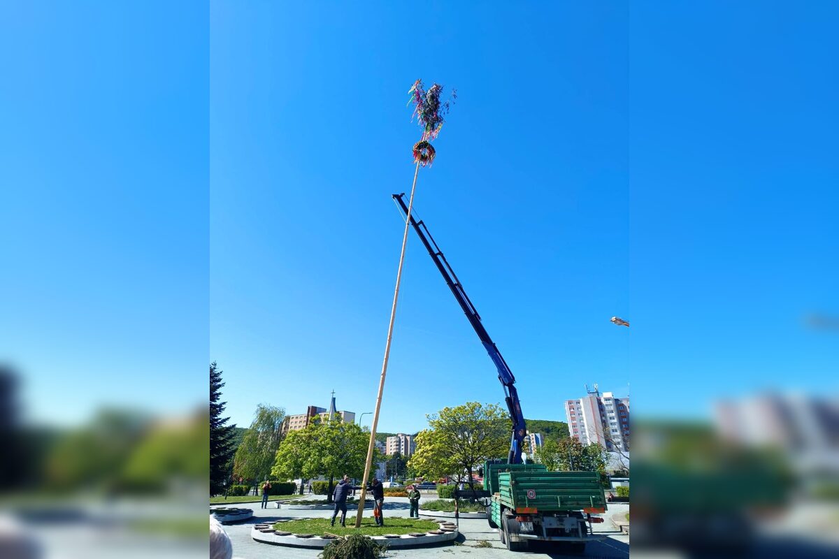 FOTO: Takto vyzeralo stavanie májov v Bratislavskom kraji, foto 28