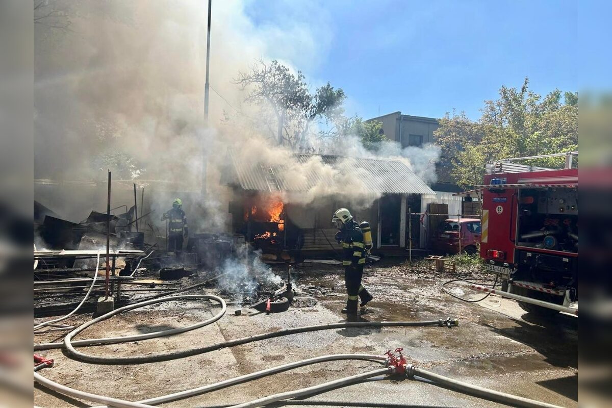 FOTO: V bratislavskom Ružinove zasahovali hasiči, dôvodom bol mohutný požiar, foto 4