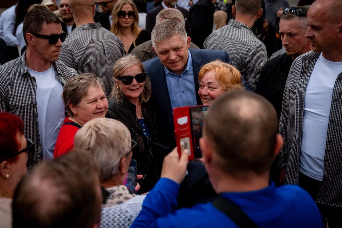 FOTO: Majtánová na akcii Smeru. STVR tvrdo reaguje, foto 2