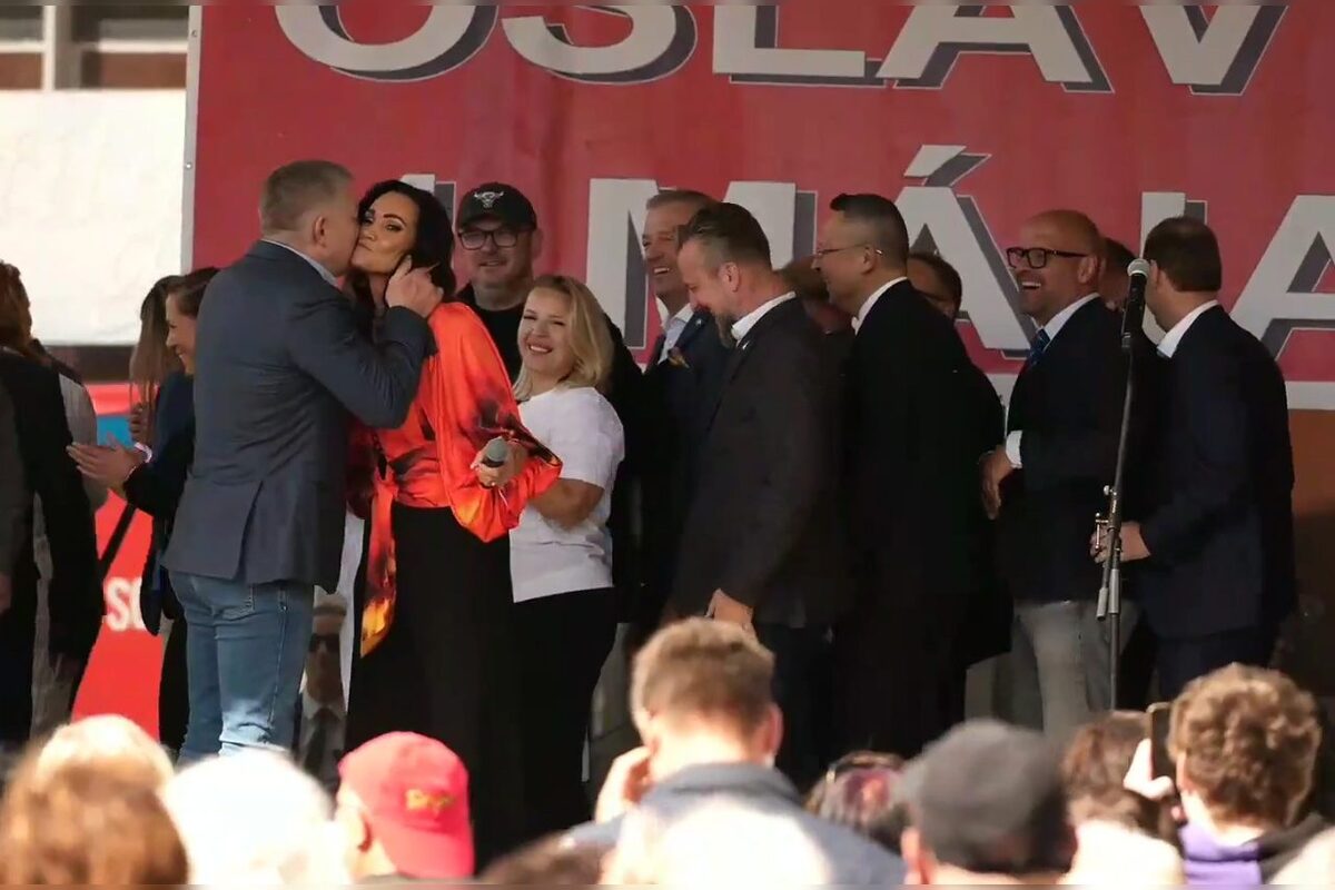 FOTO: Majtánová na akcii Smeru. STVR tvrdo reaguje, foto 9