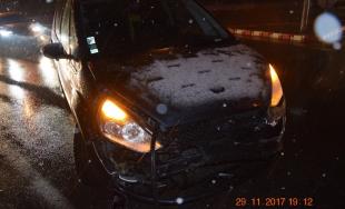 Vo Vajnoroch sa zrazili tri autá na križovatke, polícia žiada svedkov nehody o bližšie informácie