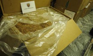 8,5 tony tabakovej sušiny našli colníci v Dúbravke počas prehliadky skladov