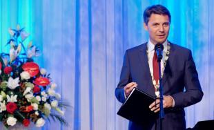 Cenu primátora si v piatok 20. apríla z rúk Iva Nesrovnala prevzalo 12 ocenených laureátov