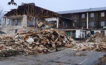 FOTO: Na mieste bývalého Hotela Flóra by malo stáť záchytné parkovisko