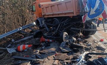 FOTO: Na diaľnica D1 pred Hlohovcom sa stala vážna nehoda