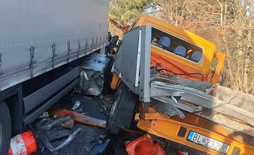 FOTO: Na diaľnica D1 pred Hlohovcom sa stala vážna nehoda