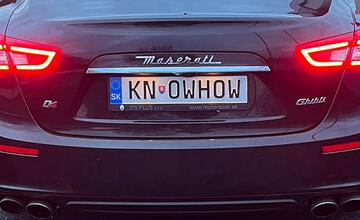 FOTO: Vodiči sú čoraz viac kreatívnejší so svojimi evidenčnými číslami. Tieto značky môžete stretnúť na cestách