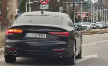 FOTO: Vodiči sú čoraz viac kreatívnejší so svojimi evidenčnými číslami. Tieto značky môžete stretnúť na cestách