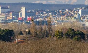 FOTO: Z hradu Devín a aj z iných miest v Bratislave môžete vidieť rakúske Alpy