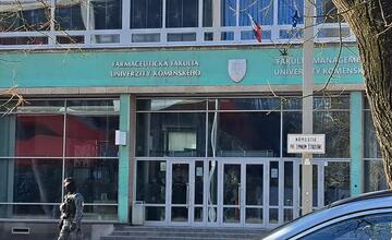 FOTO: Takto to aktuálne vyzerá pri Farmaceutickej fakulte Univerzity Komenského v Bratislave