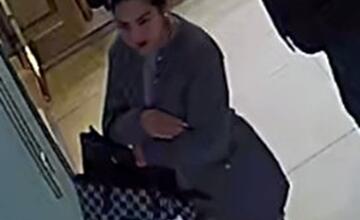 FOTO: Polícia pátra po zlodejke z Ružinova, z predajne zobrala značkové veci