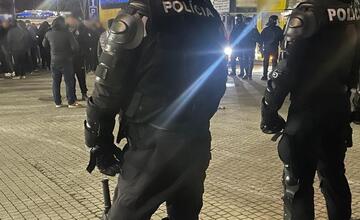 FOTO: Bratislavská polícia chytila počas štvrtkového futbalu aj opitého vodiča