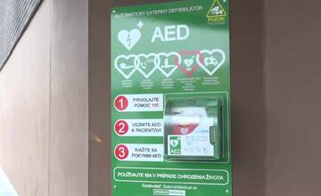 FOTO: V Pezinku pribudlo 5 nových externých defibrilátorov