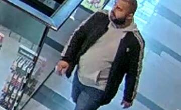 FOTO: Polícia hľadá zlodeja, ktorý z predajne v Ružinove ukradol telefóny