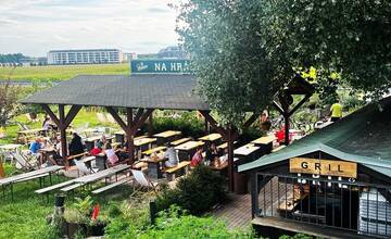 FOTO: Neznámy páchateľ podpálil Bufet na hrádzi II v Pteržalke