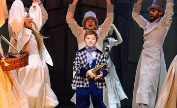 FOTO: Predstavenie Oliver! v divadle Nová scéna