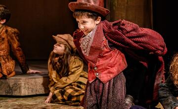 FOTO: Predstavenie Oliver! v divadle Nová scéna