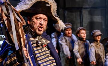 FOTO: Predstavenie Oliver! v divadle Nová scéna