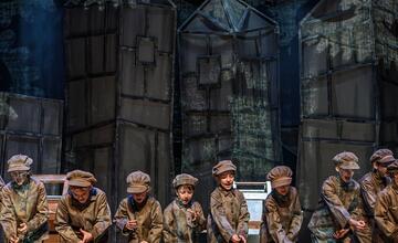 FOTO: Predstavenie Oliver! v divadle Nová scéna