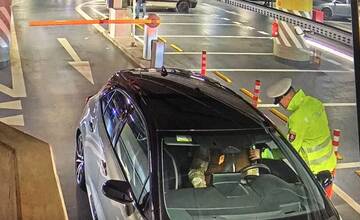 FOTO: Bratislavská polícia zasahovala na zraze automobilov