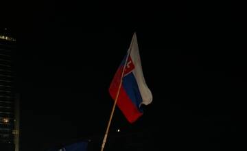 FOTO: Na protivládny protest v Bratislave prišlo približne 15-tisíc ľudí. 