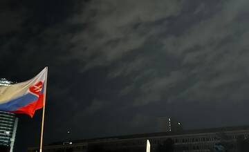 FOTO: Na protivládny protest v Bratislave prišlo približne 15-tisíc ľudí. 