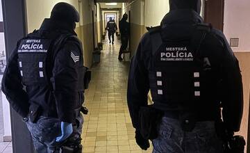 FOTO: Bratislavská polícia skontrolovala cudzincov na ubytovniach
