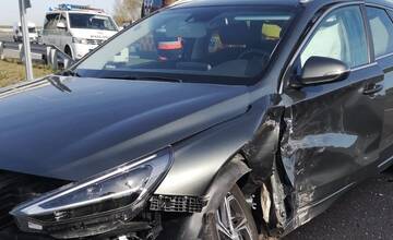 FOTO: Pred Rusovcami sa zrazili dve autá