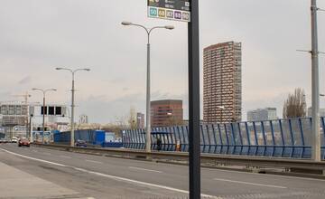 FOTO: DPB vymenil takmer 1 500 označníkov v Bratislave