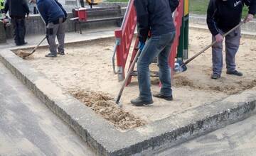 FOTO: Pred Veľkou nocou vykonali v Dúbravke údržbové práce