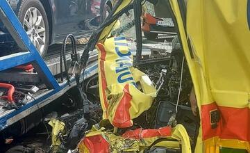 FOTO: Tragédia pri Mýtnej. Zrážku záchranky a vozidla odťahovej služby neprežil 63-ročný muž 