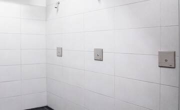 FOTO: V Petržalke zrekonštruovali bazén na Pankúchovej