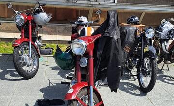 FOTO: Zraz veteránov v Dúbravke. Ktorý je váš obľúbený?