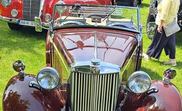 FOTO: Zraz veteránov v Dúbravke. Ktorý je váš obľúbený?