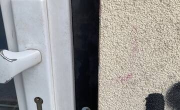 FOTO: Bytoví zlodeji z Petržalky boli pod vplyvom drog