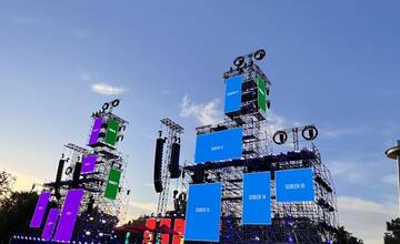 FOTO: Pódium pre otvárací koncert festivalu Starmus